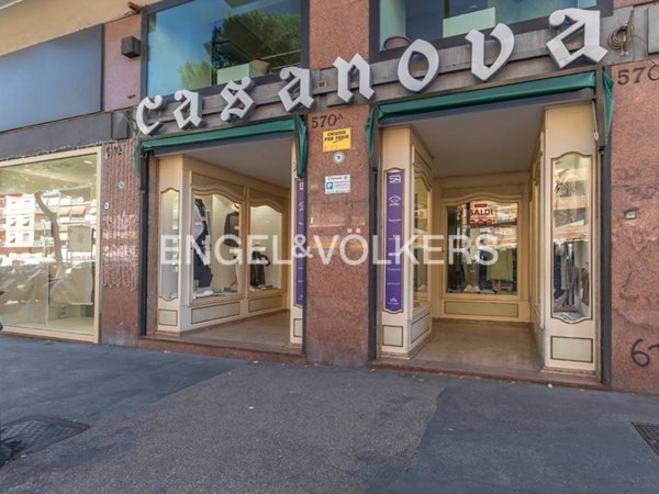 appartamento in vendita a Roma in zona Appio Latino