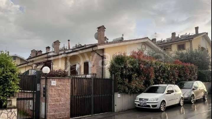 casa indipendente in vendita a Roma in zona Lunghezza