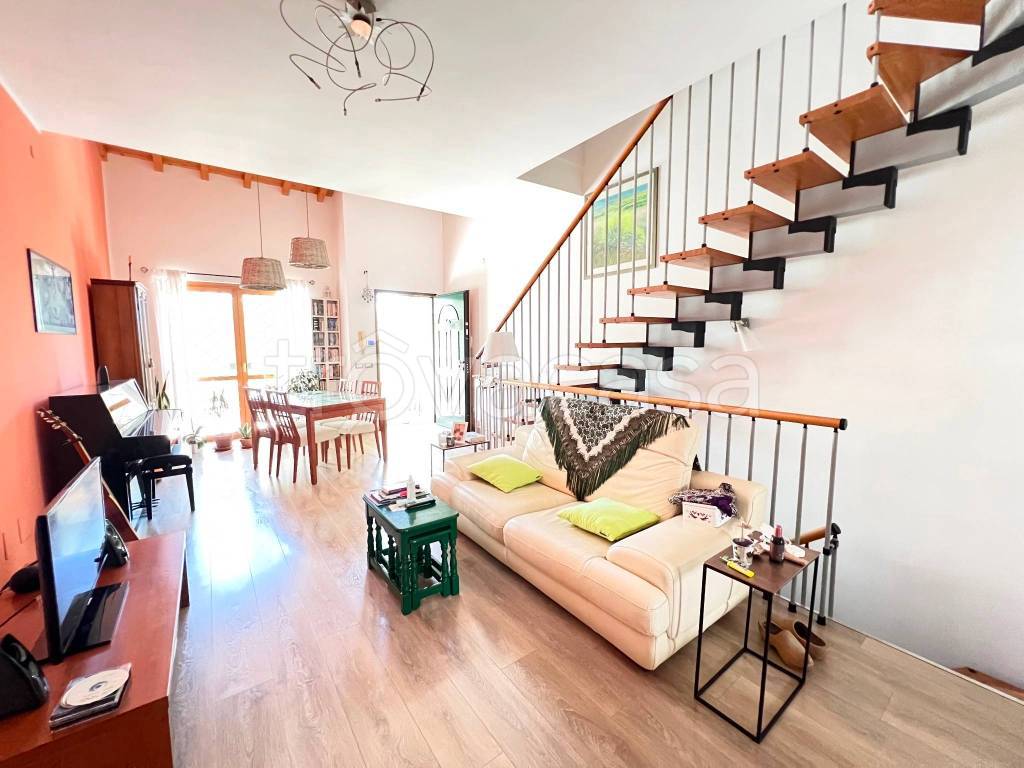 casa indipendente in vendita a Roma in zona Acilia