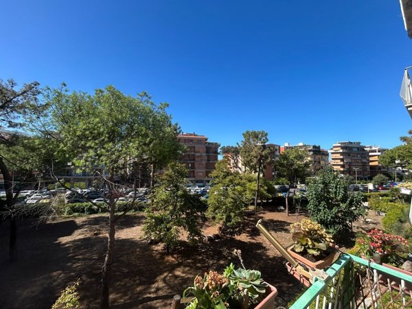 appartamento in vendita a Roma in zona Ostia