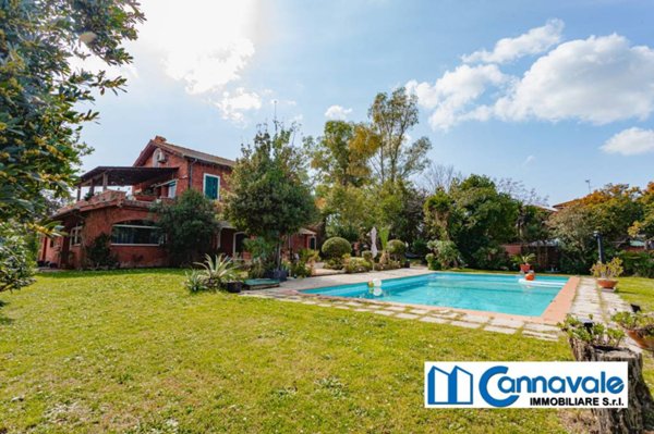 casa indipendente in vendita a Roma in zona Acilia