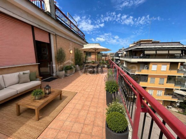 appartamento in vendita a Roma in zona Ostia