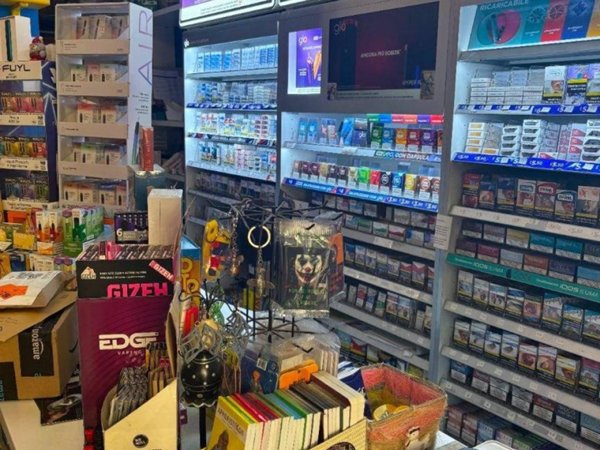 negozio in vendita a Roma in zona Tuscolano