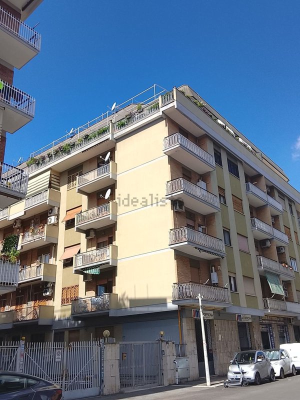 appartamento in vendita a Roma in zona Tuscolano