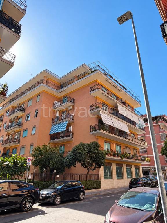 appartamento in vendita a Roma in zona Ostia