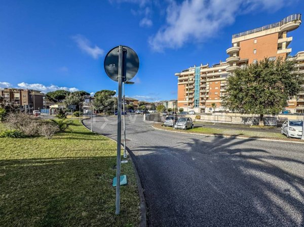 appartamento in vendita a Roma in zona Acilia