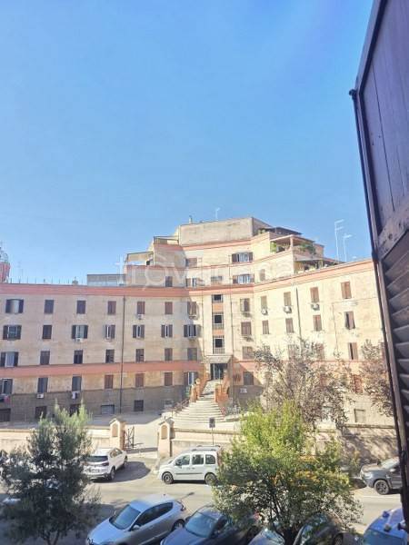 appartamento in vendita a Roma in zona Ostiense