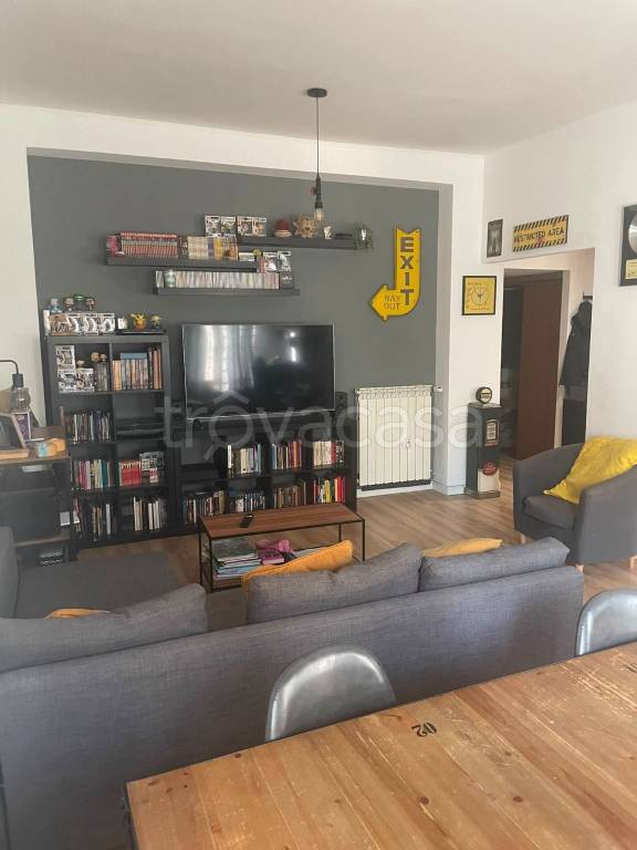 appartamento in vendita a Roma in zona Ardeatino