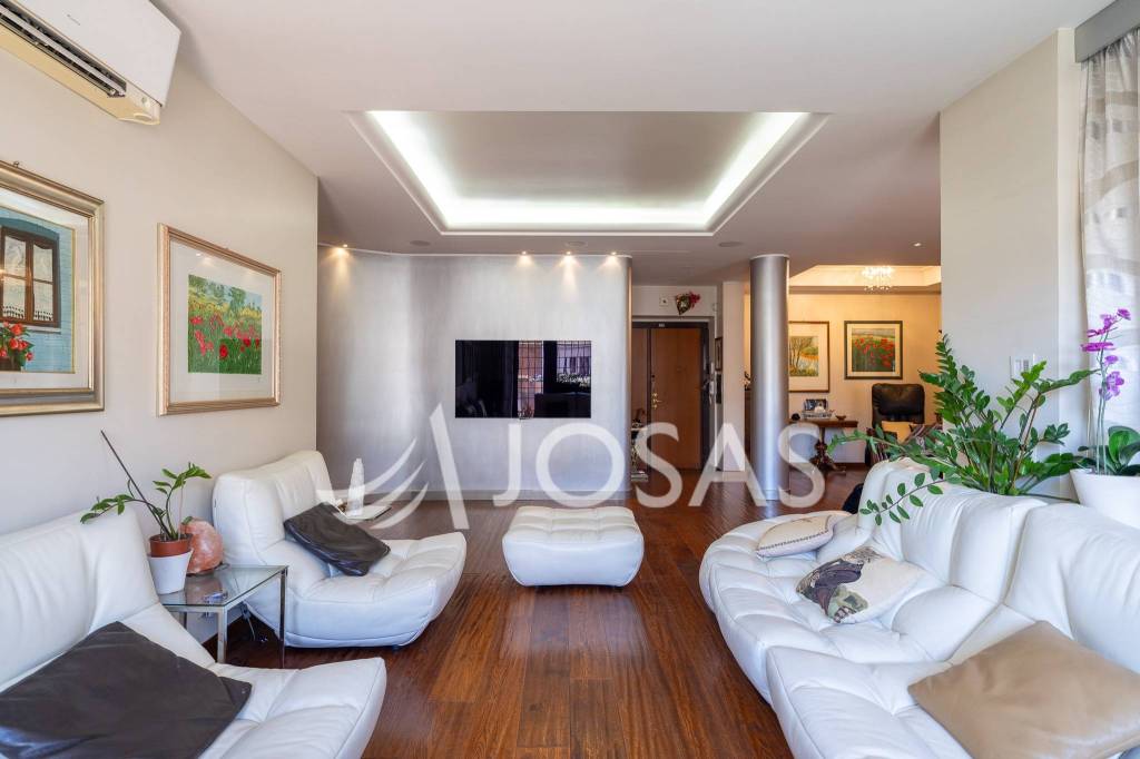 appartamento in vendita a Roma in zona Monte Sacro/Talenti