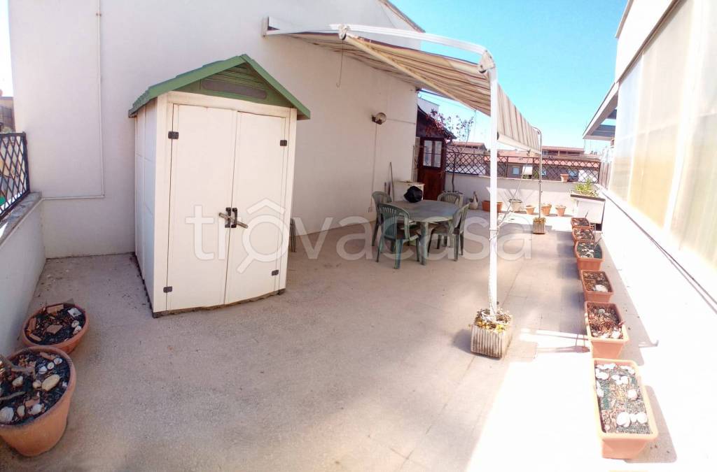 appartamento in vendita a Roma in zona Ostia