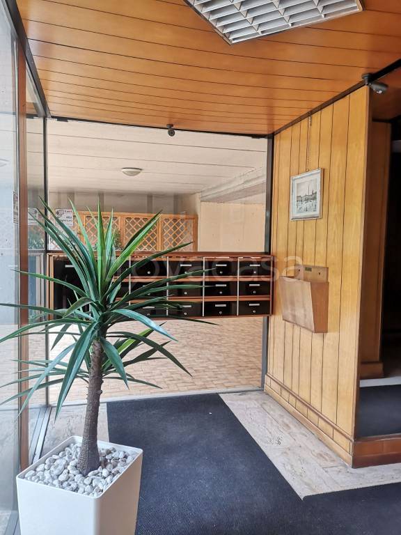appartamento in vendita a Roma in zona EUR