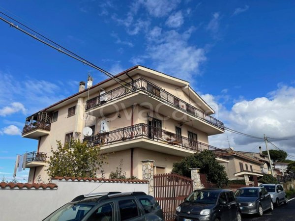 appartamento in vendita a Roma in zona Giardini di Corcolle