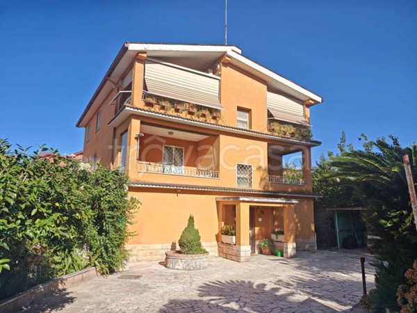 appartamento in vendita a Roma in zona Castel di Leva