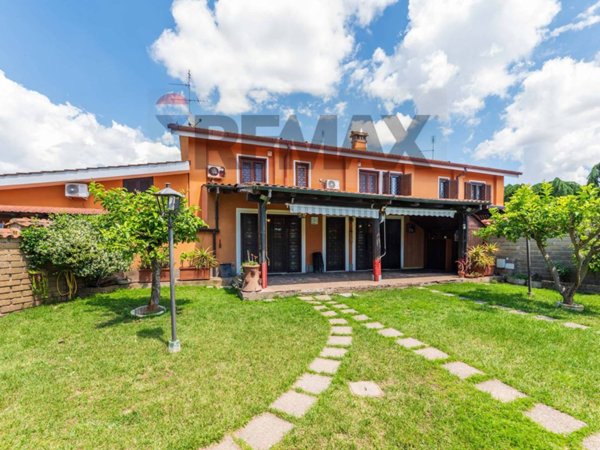 casa indipendente in vendita a Roma in zona EUR