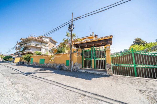 casa indipendente in vendita a Roma in zona Selva Candida