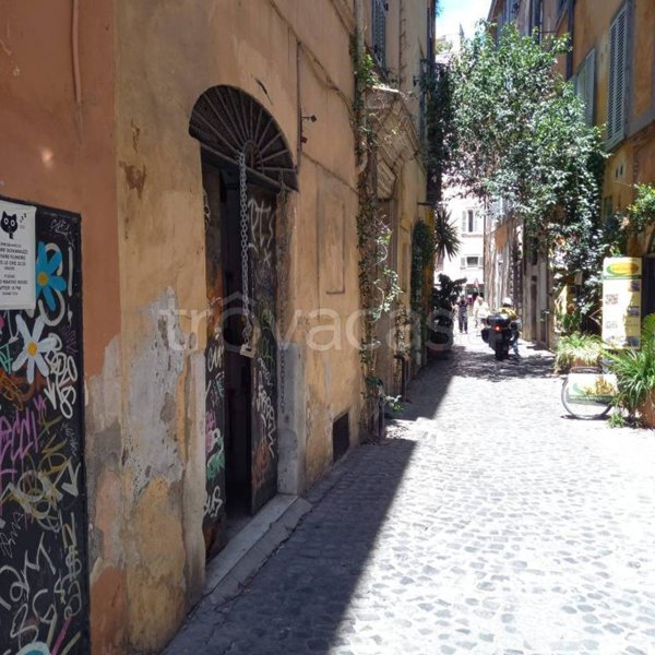 appartamento in vendita a Roma in zona Parione/Sant'Eustachio