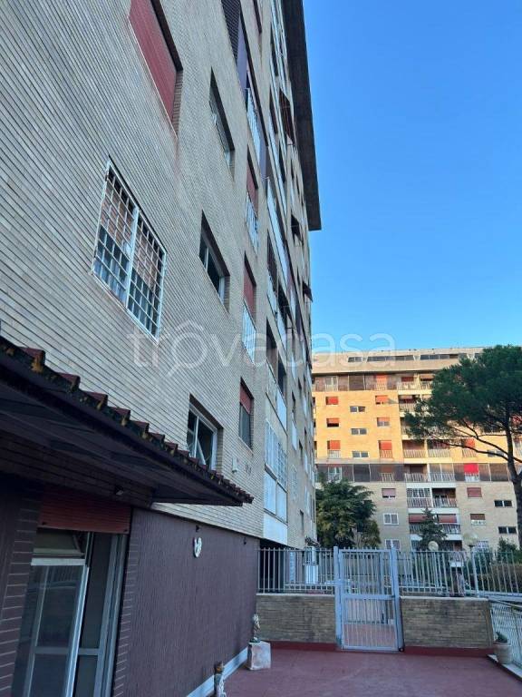 appartamento in vendita a Roma in zona Cinecittà