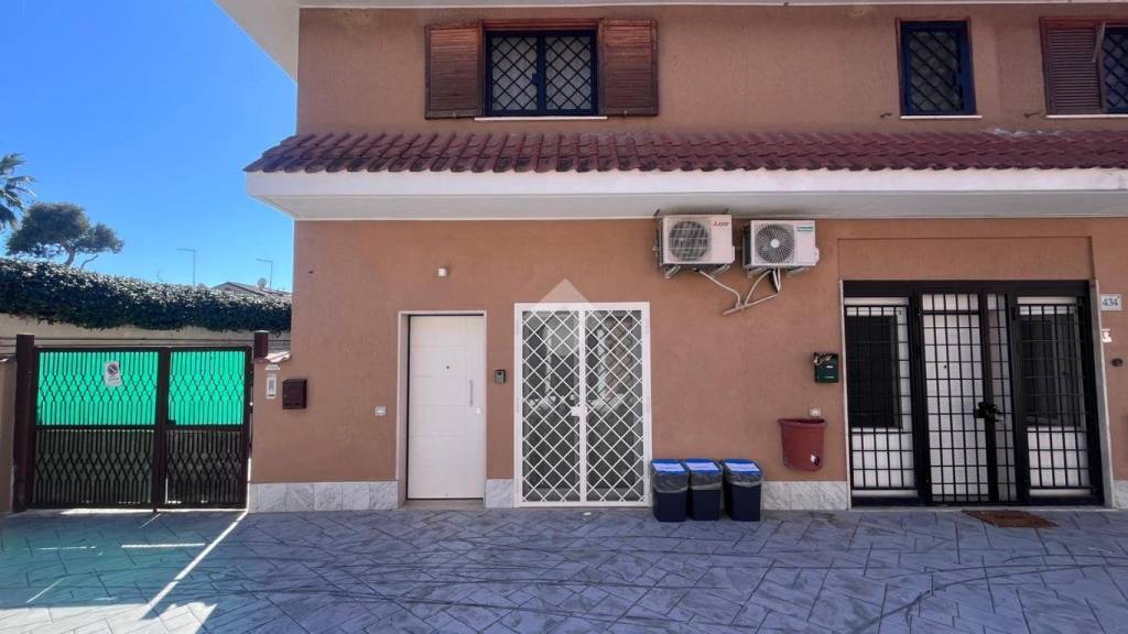 appartamento in vendita a Roma in zona Infernetto