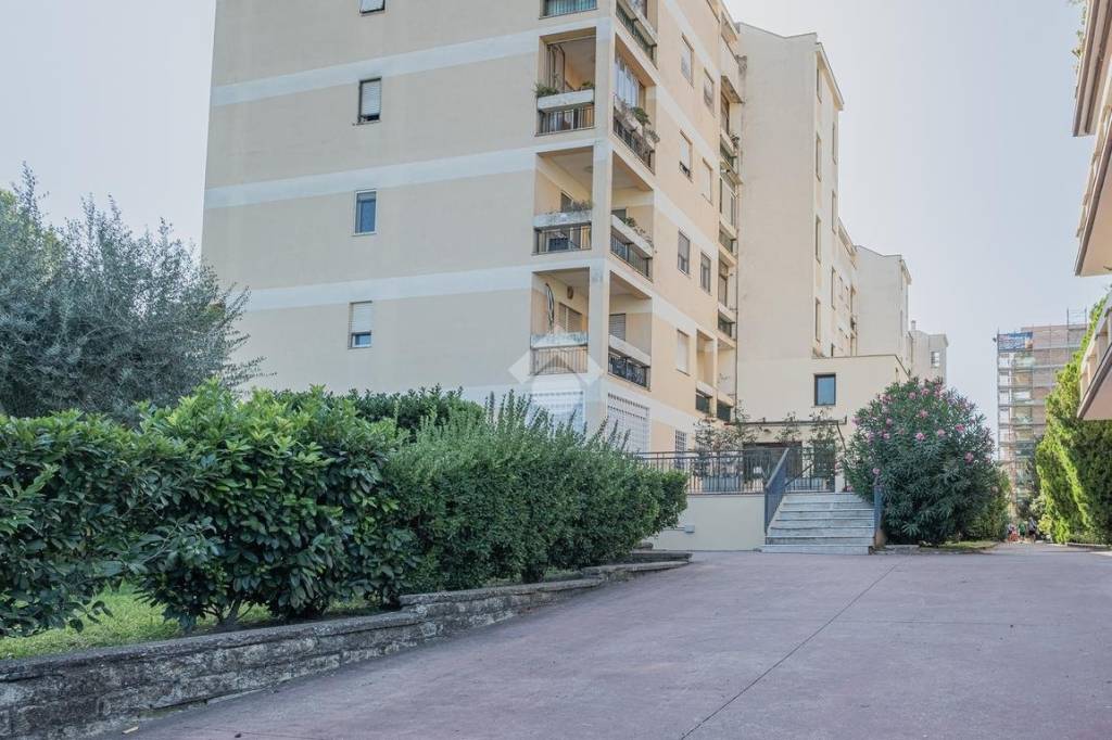 appartamento in vendita a Roma in zona Giuliano Dalmata