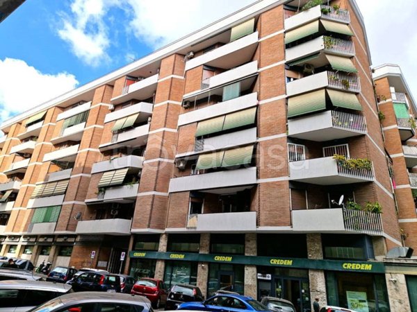 appartamento in vendita a Roma in zona Appio Claudio