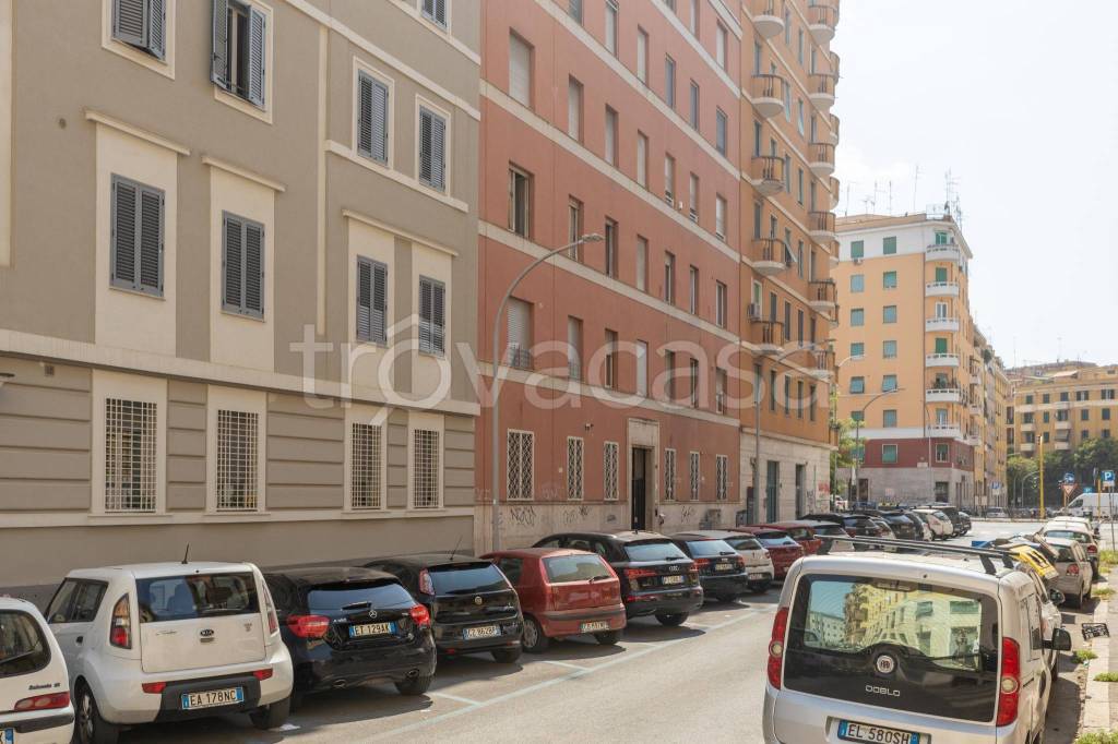 appartamento in vendita a Roma in zona Appio Latino