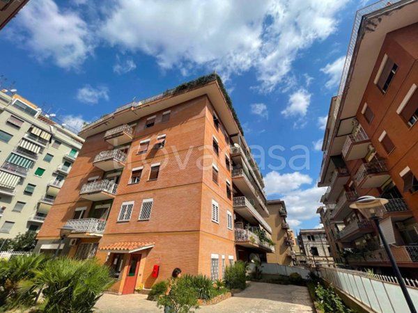 appartamento in vendita a Roma in zona Appio Latino
