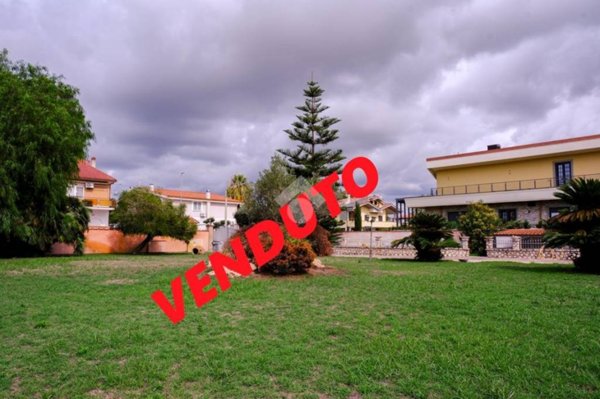 terreno in vendita a Roma in zona Casal Palocco