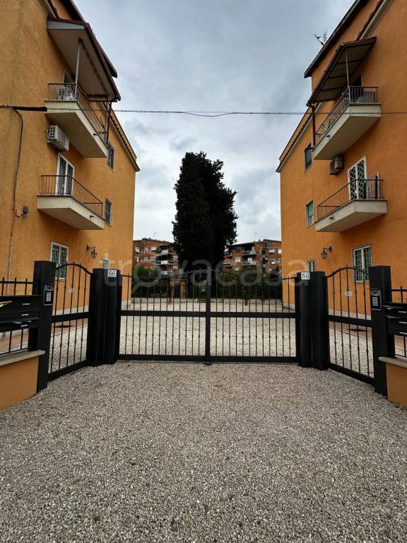 appartamento in vendita a Roma in zona Appio Claudio