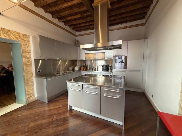 appartamento in vendita a Roma in zona Rione di Ponte