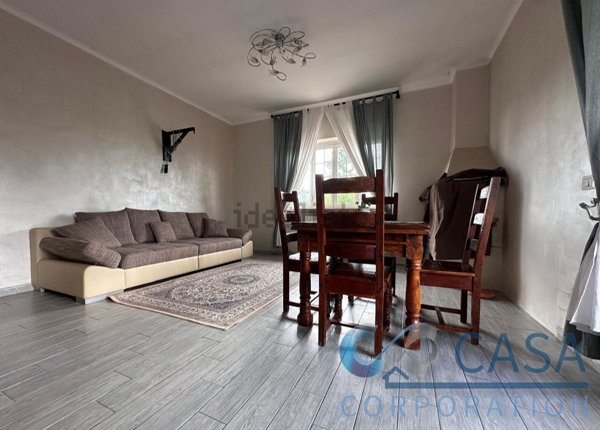 appartamento in vendita a Roma in zona Lago Regillo