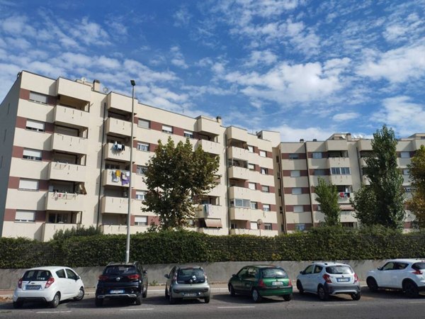 appartamento in vendita a Roma in zona Ostia