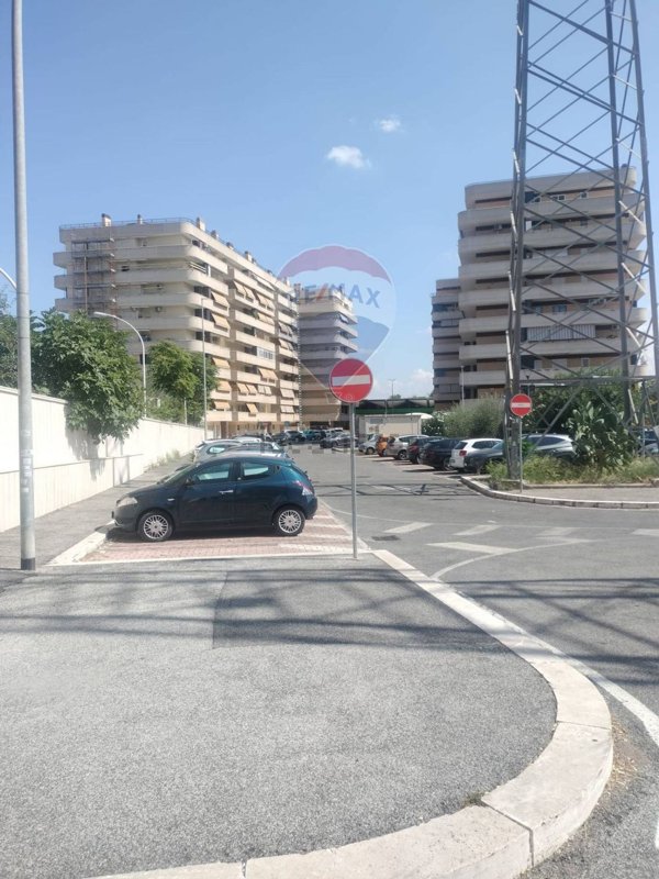 box auto in vendita a Roma in zona Tor Sapienza