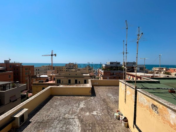 appartamento in vendita a Roma in zona Ostia