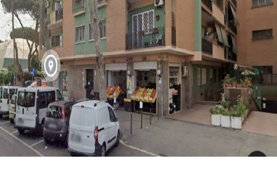 box auto in vendita a Roma in zona Ostia