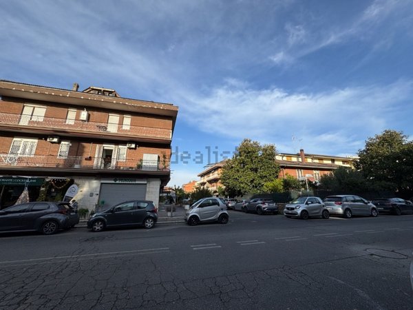 box auto in vendita a Roma