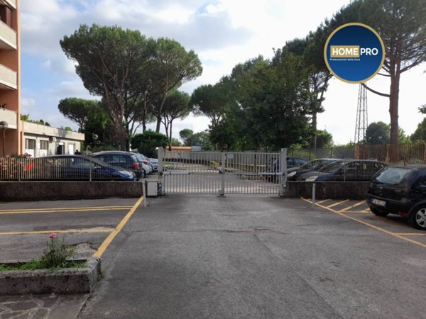 box auto in vendita a Roma in zona Ponte Mammolo