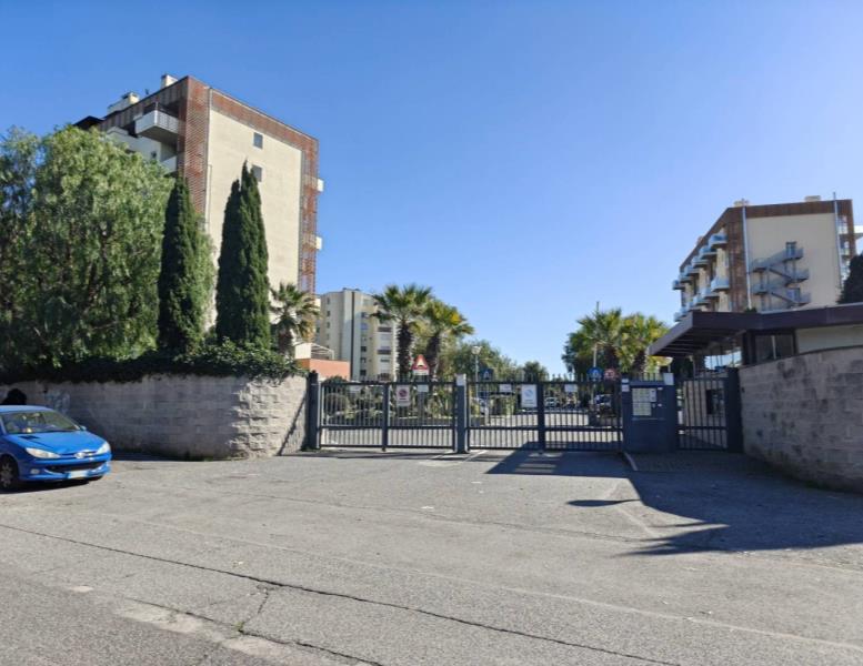 box auto in vendita a Roma in zona Ostia
