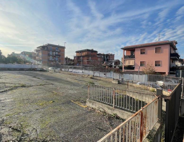 box auto in vendita a Roma in zona Tor Bella Monaca