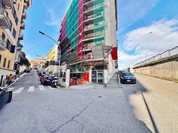 box auto in vendita a Roma in zona Pietralata
