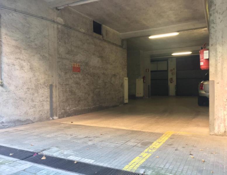 box auto in vendita a Roma in zona Appio Claudio