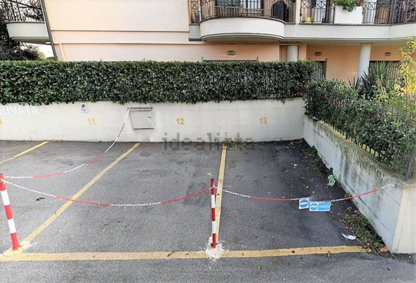 box auto in vendita a Roma in zona Finocchio