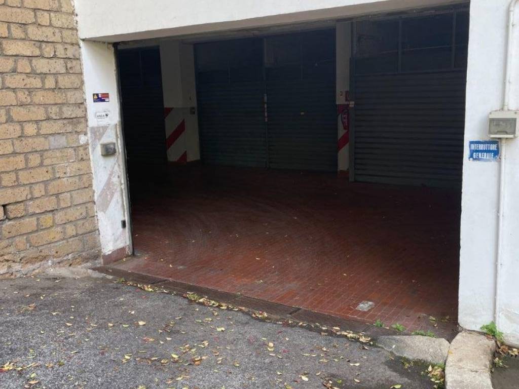 box auto in vendita a Roma