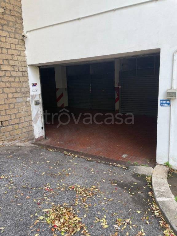 box auto in vendita a Roma