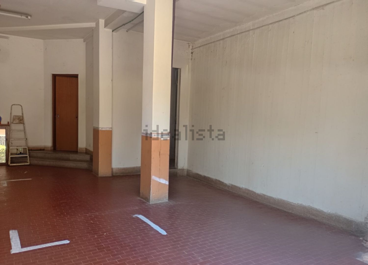 box auto in vendita a Roma in zona Vitinia