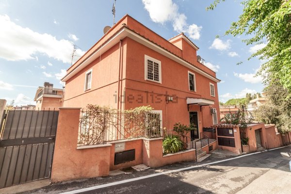 appartamento in vendita a Roma