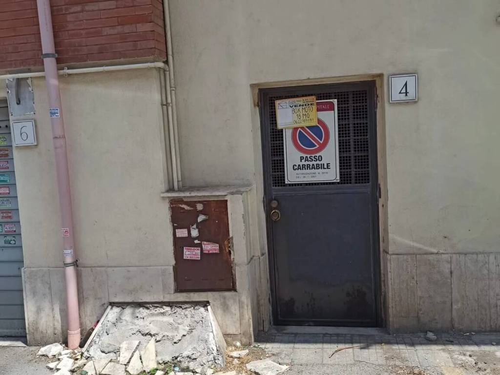 box auto in vendita a Roma in zona Tor Sapienza