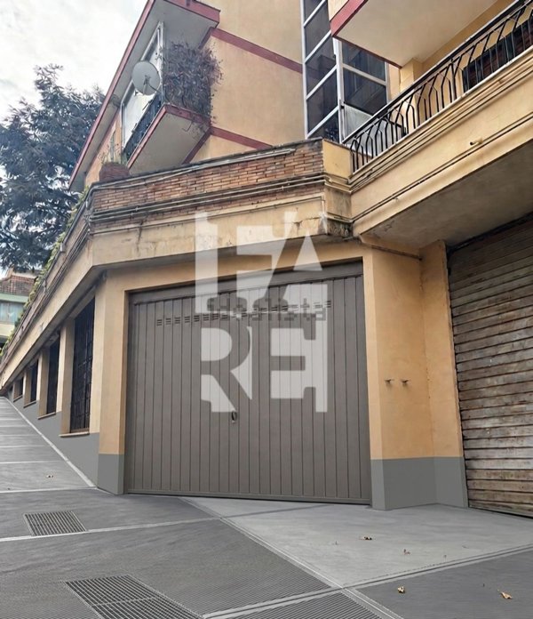 box auto in vendita a Roma in zona Appio Pignatelli