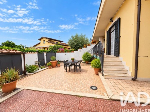 casa indipendente in vendita a Roma in zona Infernetto