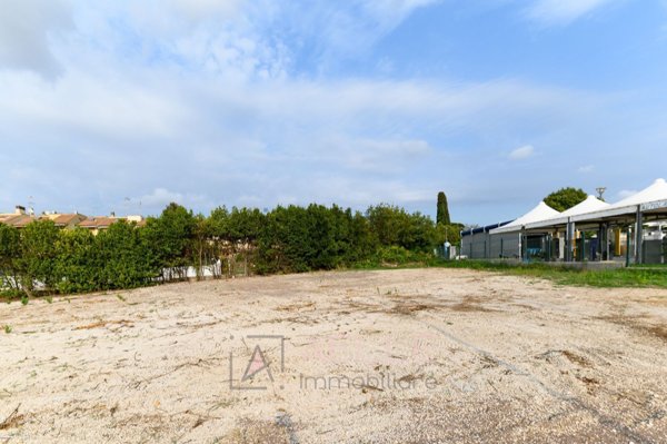 terreno in vendita a Roma in zona Acilia