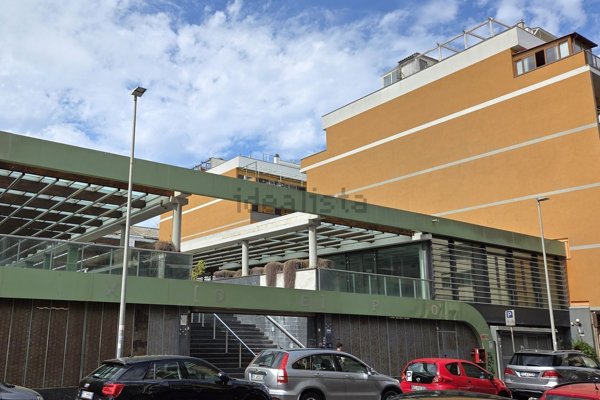 box auto in vendita a Roma in zona Ostia